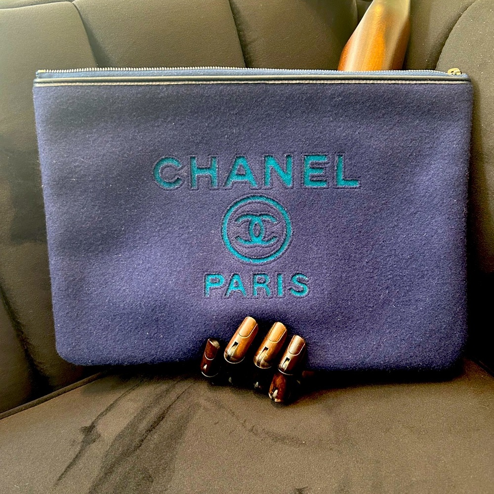 CHANEL Felt pouch